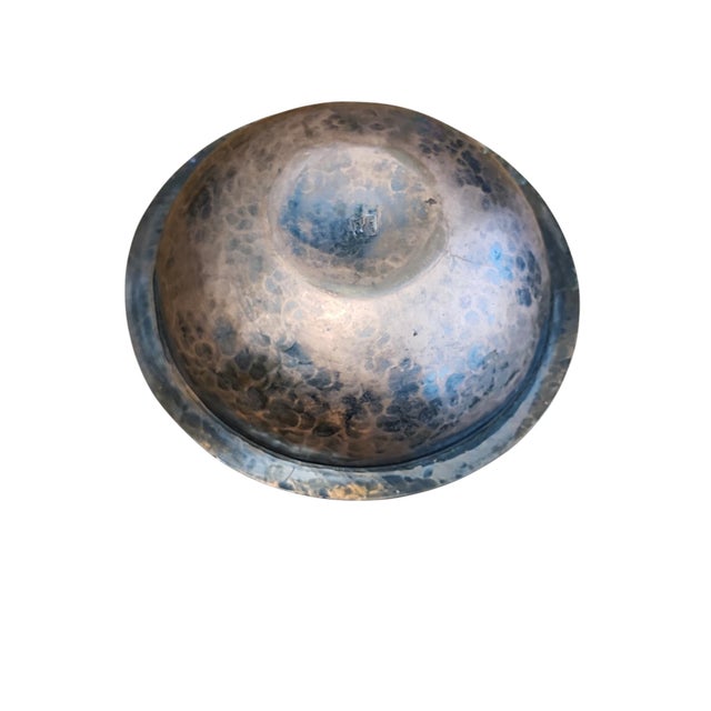 Early 20th Century Hugh Wallis Arts & Crafts Hammered Copper Bowl For Sale - Image 4 of 5