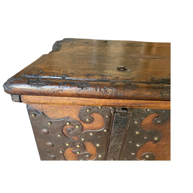 Early 17th Century Italian Coffre Fort For Sale - Image 6 of 12