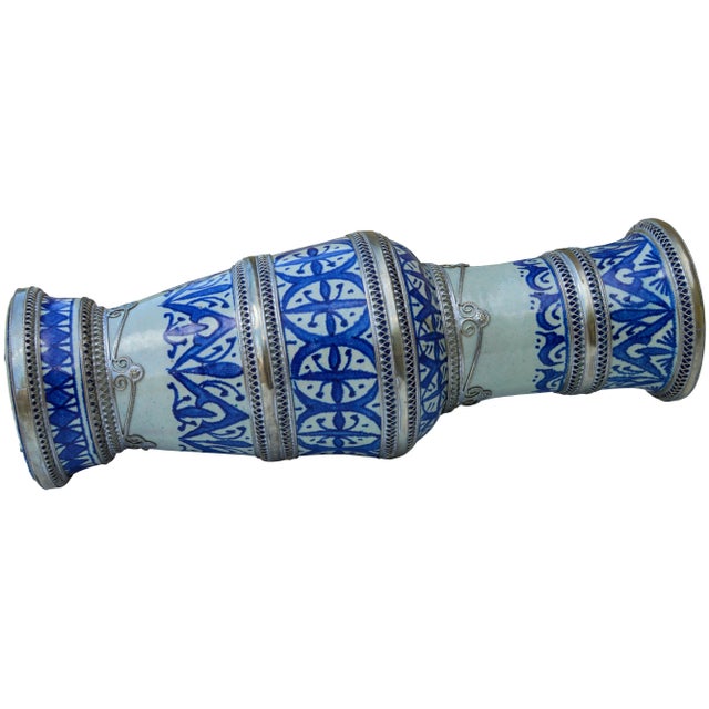 Islamic Late 20th Century Moorish-Patterned Vase With Silver-Tone Inlay For Sale - Image 3 of 5