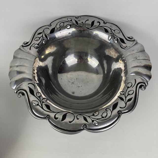 Contemporary Late 20th Century Lenox Olive Leaf Branch Floral Serving Bowl Set Metal Silver en Provence - Set of 2 For Sale - Image 3 of 9