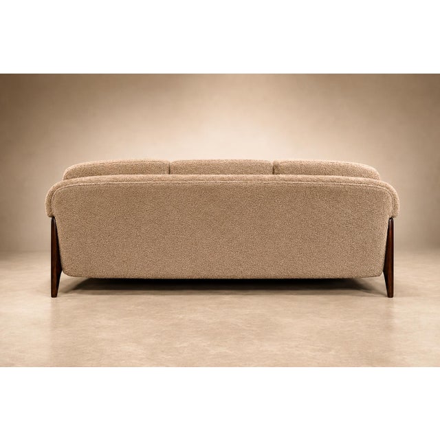 1960s Brazilian Modern Stella Three-Seat Sofa in Rosewood & Bouclé by Sergio Rodrigues, Brazil For Sale - Image 10 of 18