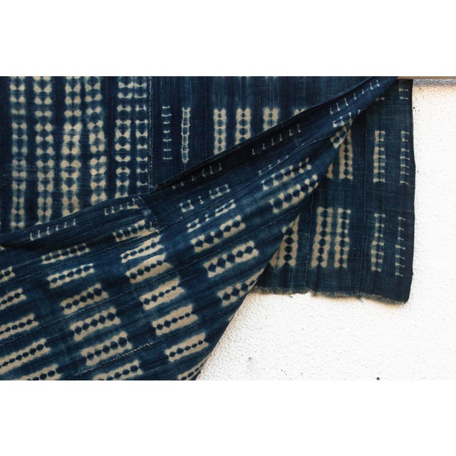 1980s Vintage African Moss "Chevron Valley" Indigo Throw For Sale - Image 5 of 6