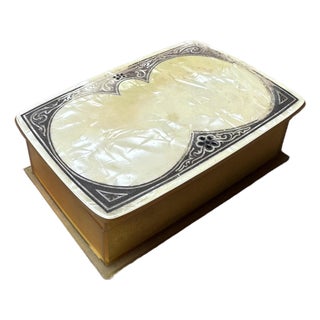 1930s Art Deco Butterscotch Bakelite Hinged Box With Marbled Lid For Sale