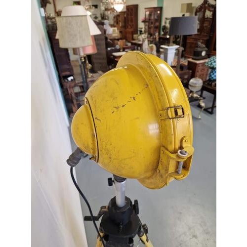 English Floor Lamp in Metal, 1960s For Sale - Image 11 of 12