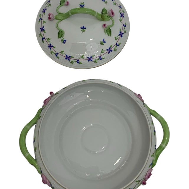 Herend Vintage Herend Hungary Blue Garland PBG Round Covered Vegetable Dish Form 86 C. 1980s For Sale - Image 4 of 10