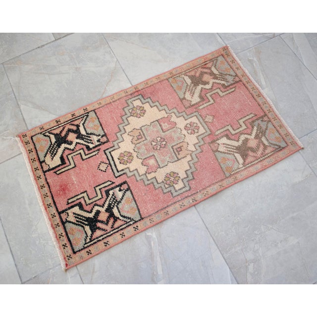 1970s Small Rug, Entryway Rug, Bath Mat, Kitchen Decor, Turkish Rug, Doormat 1'7" X 2'9" For Sale - Image 11 of 12