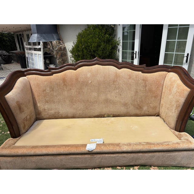 please read full description and see all pictures. Authentic Marge Carson oversized designer sofa/daybed in excellent...