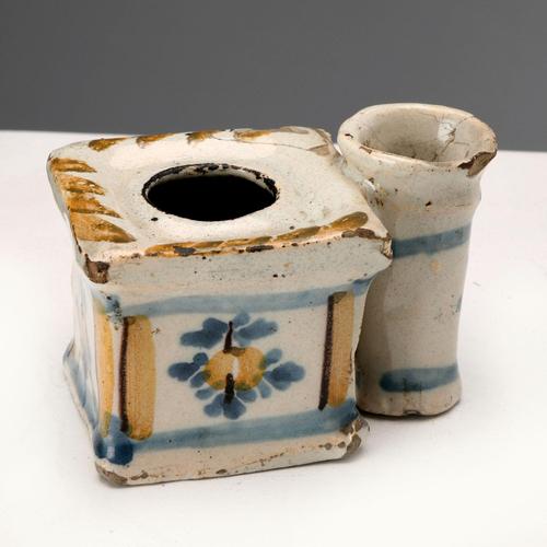 Majolica Inkwell and Dustpan For Sale - Image 5 of 9