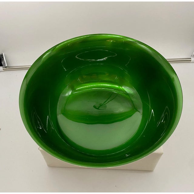 Mid-Century Modern Vintage Mid Century Wallace Unused 9109 Silverplate Bowl With Bright Green Interior For Sale - Image 3 of 7