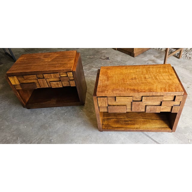 Vintage Lane Altavista Staccato Walnut Nightstands – Pair For Sale - Image 16 of 18