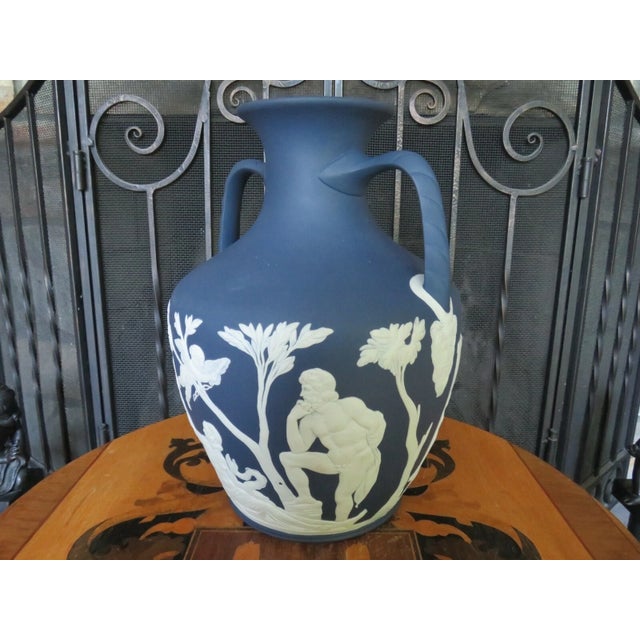 Wedgwood Wedgwood Portland Blue Jasperware Full-Size Portland Vase Phrygian Cap Le 50 For Sale - Image 4 of 12