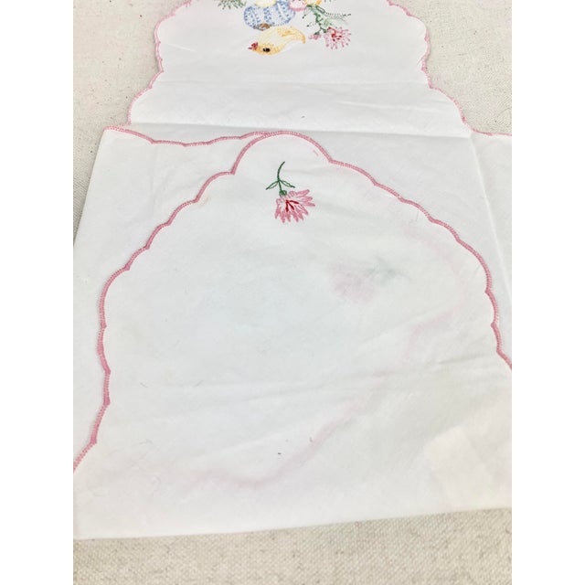 Vintage Embroidered Chicken Bread Basket Linen For Sale In New Orleans - Image 6 of 9