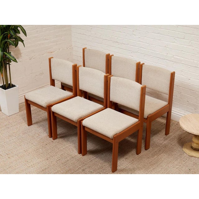 With its modern profile, and stylish frame, this dining chair is sure to be an eye-catching piece for any style of...
