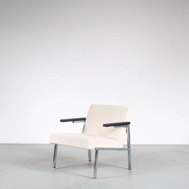 A lovely easy chair designed by Martin Visser, manufactured by Spectrum in the Netherlands around 1960. I have official...