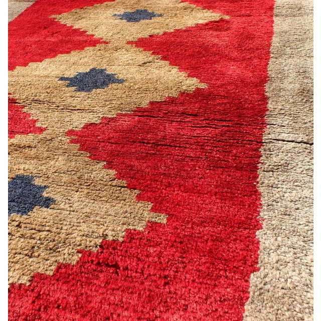 Mid 20th Century Vintage Turkish Tulu Rug in Tan and Reds-2'10 X 4'1 For Sale - Image 5 of 7