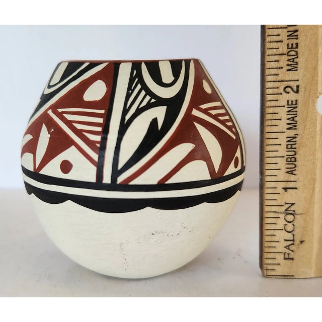 Ceramic VintageJemez Pueblo Polychrome Pot Signed by r.n. Toya For Sale - Image 7 of 7