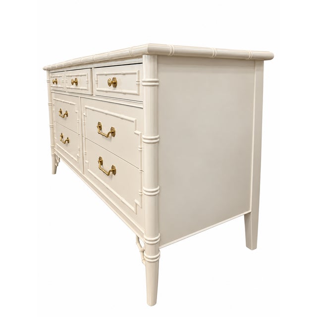 Thomasville Vintage Chinoiserie Faux Bamboo Dresser in Ivory Lacquer With Brass Hardware For Sale - Image 4 of 7