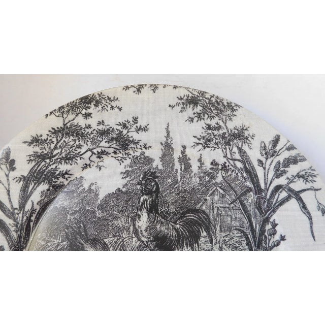 Late 20th Century Gray & Black Rooster Animal Farm Scenic Heavy Plastic Round Decorative Plate For Sale - Image 4 of 12