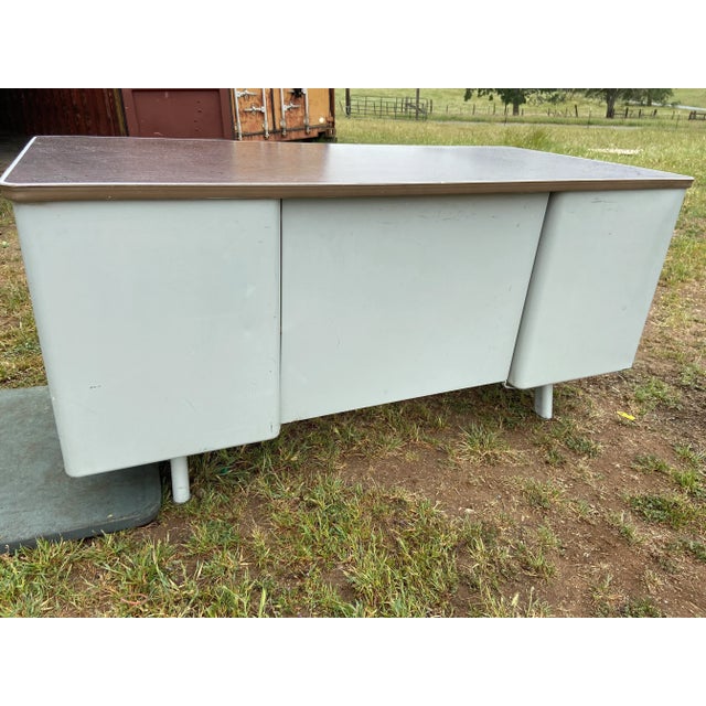 Drawing/Sketching Materials 1970s Vintage Mid Century Modern Metal Tanker Desk For Sale - Image 7 of 12