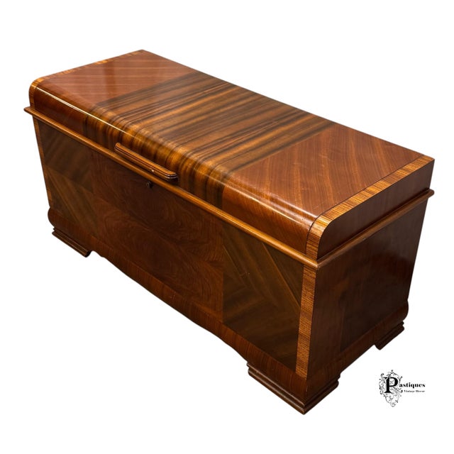 Altavista Lane Vintage Lane Art Deco Style Mahogany & Burlwood Cedar Lined Trunk / Blanket Chest For Sale - Image 4 of 12