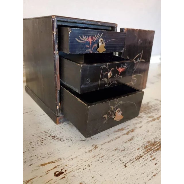Victorian Antique Japanese Export Victorian Era Black Lacquered Wooden Jewelry Box Small Tabletop Cabinet With Photograph For Sale - Image 3 of 11