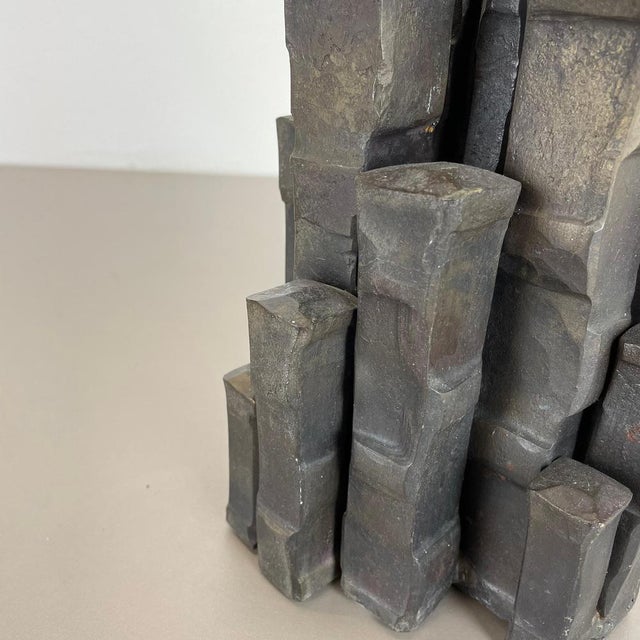 Sculptural Brutalist Cast Iron Table Light attributed to Lothar Klute, Germany, 1970s For Sale - Image 6 of 18
