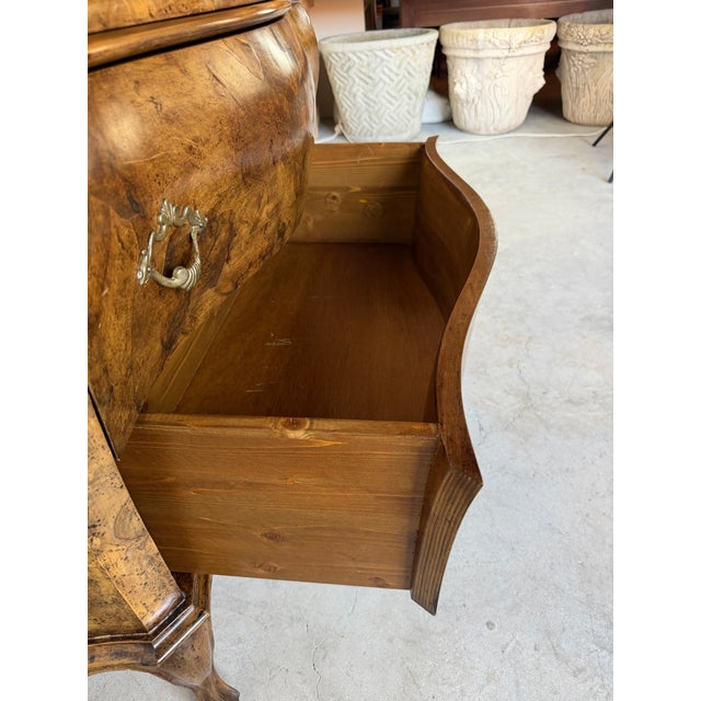 Italian Louis XV Style Bombe Burlwood Chest With Cabriole Legs For Sale - Image 12 of 18