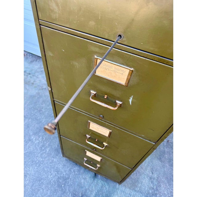 Early 20th Century Yawman & Erbe Industrial 5 Drawer Steel Filing Cabinet in Olive Green For Sale - Image 14 of 15