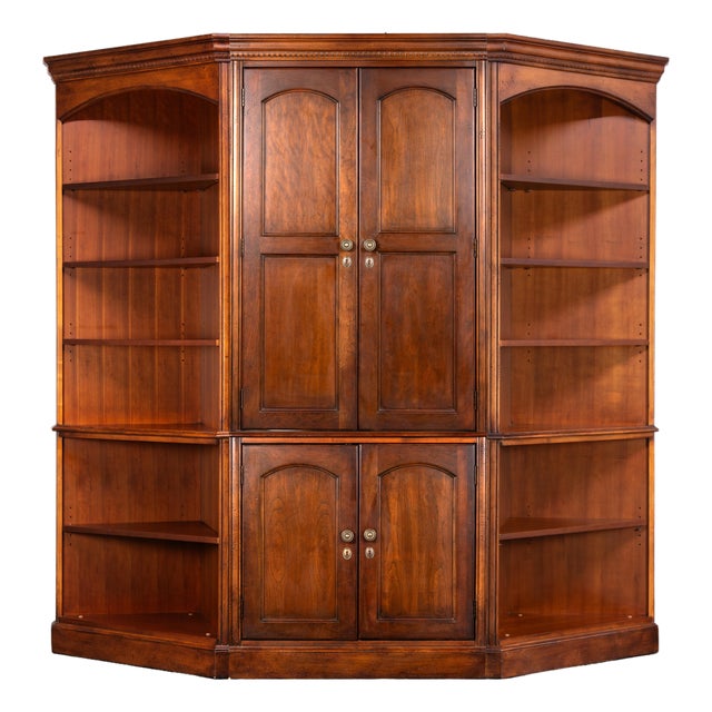 1990s Hekman Cherry Finish Corner Storage Cabinet / Bookcase | Model 5330-2446 | Open Shelving Sides + Enclosed Center | Excellent Condition For Sale