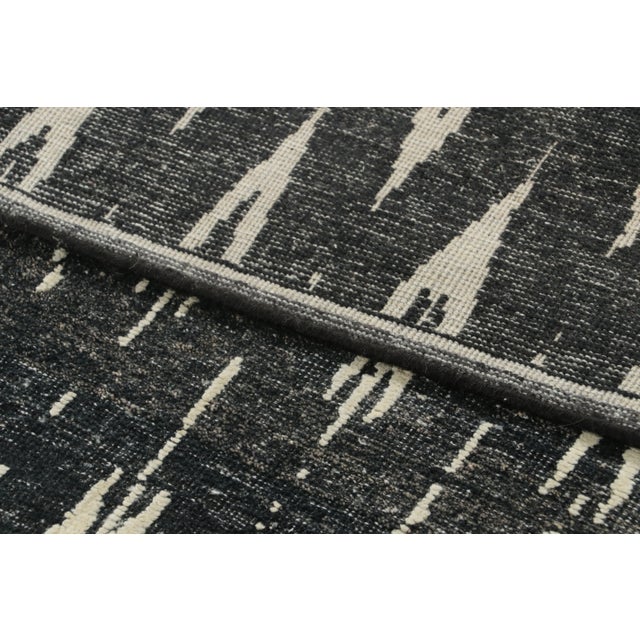 Contemporary Block Print Ikat Natural Silk Runner by Rug & Kilim, India For Sale In New York - Image 6 of 7