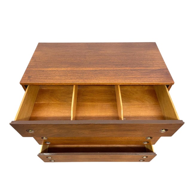 Vintage Mid-Century Modern 4-Drawer Dresser With Dovetailed Drawers For Sale - Image 12 of 12