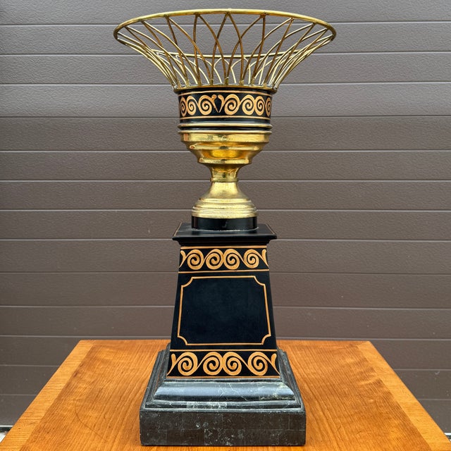 2000s Maitland Smith Hollywood Regency Marble, Black Lacquer, & Brass Planter For Sale - Image 10 of 17