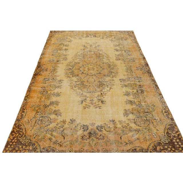 1950s Vintage Turkish Distressed Rug in Gold With Geometric Medallion From Rug & Kilim For Sale - Image 5 of 8