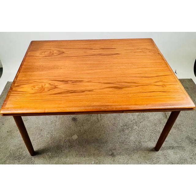 Danish MCM Teak Dining Room Table With Two Pull-Out Extension Leaves , 1960's For Sale In New York - Image 6 of 12