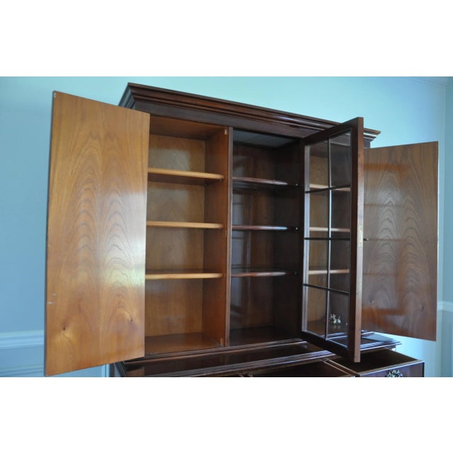 1980s Vintage Artisan Crafted Mohogany Breakfront China Cabinet For Sale - Image 5 of 6
