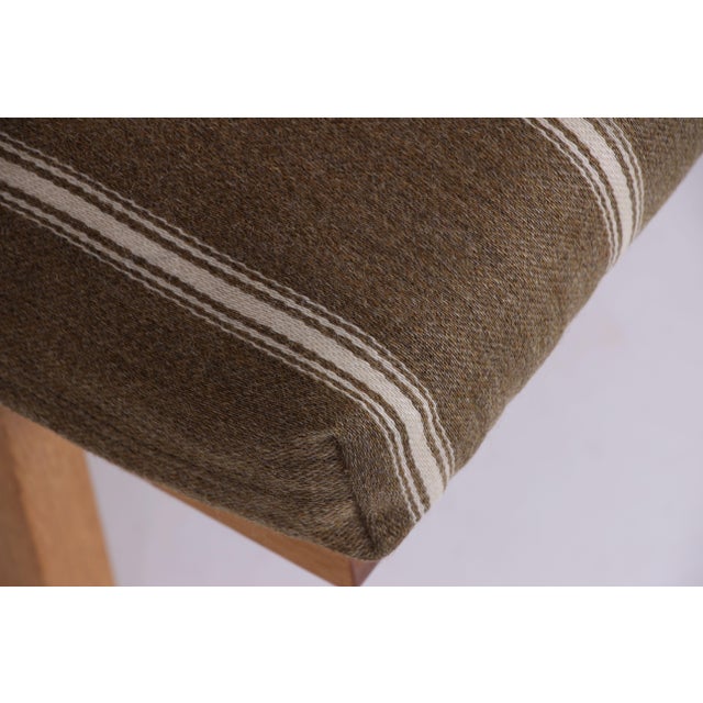 Model GE375 Lounge Chair in Oak with Fabric Cushions by Hans J. Wegner for Getama, 1970s For Sale - Image 3 of 6