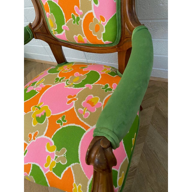 Early 1900s Victorian Wooden Armchair Upholstered in Vintage Colorful Groovy Print Fabric and Green Velvet For Sale - Image 11 of 12