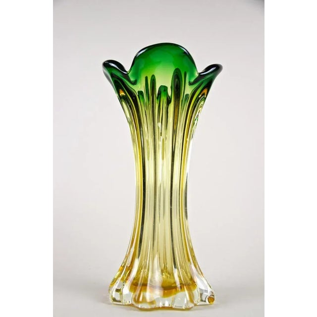 Mid-Century Italian Vase in Green Yellow Murano Glass, 1960 For Sale - Image 9 of 16