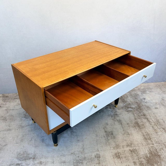 China White Chest of Drawers from G-Plan, 1950s For Sale - Image 6 of 13