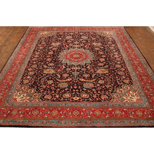 Middle Eastern Rug in Wool For Sale - Image 6 of 11