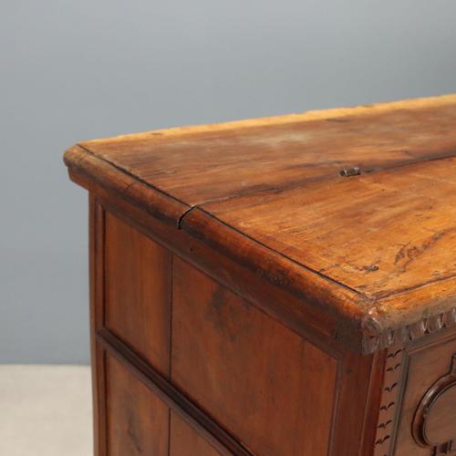 Wood 17th Century Baroque Walnut Canterano For Sale - Image 7 of 15