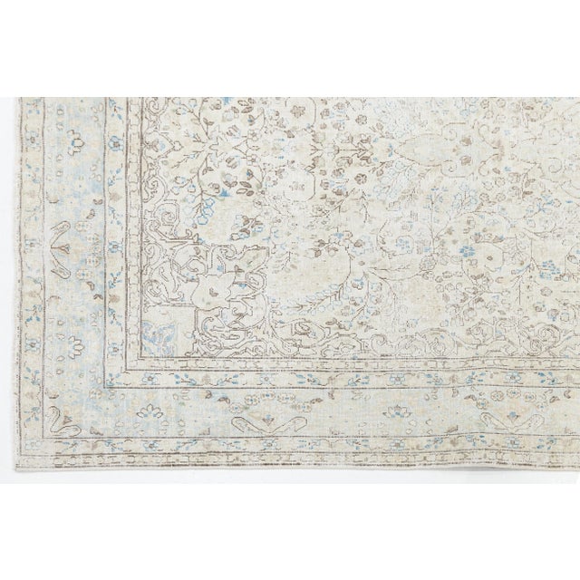 Antique Shabby Chic Persian Kerman Rug - Hand-Knotted Muted Floral Wool in Ivory For Sale - Image 9 of 10