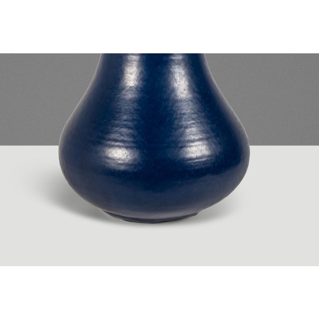 Mid-Century Modern Contemporary Oversized Powder-Blue-Glazed Studio Craft Ceramic Vase, Usa, C. 1980s For Sale - Image 11 of 18