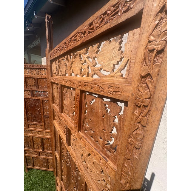 Sienna Vintage Hand-Carved Wooden Four-Panel Folding Room Divider Screen With Intricate Floral and Geometric Fretwork For Sale - Image 8 of 10