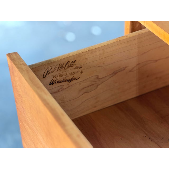 Wood 1950s Early Paul McCobb Planner Group Bench Coffee Table With Cabinet Drawer - Restored For Sale - Image 7 of 12
