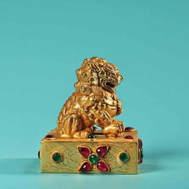 Metal Gilt Bronze Guardian Lion Seal – 2.2" Foo Dog Stamp With Gemstone Inlay & Seal Script For Sale - Image 7 of 9