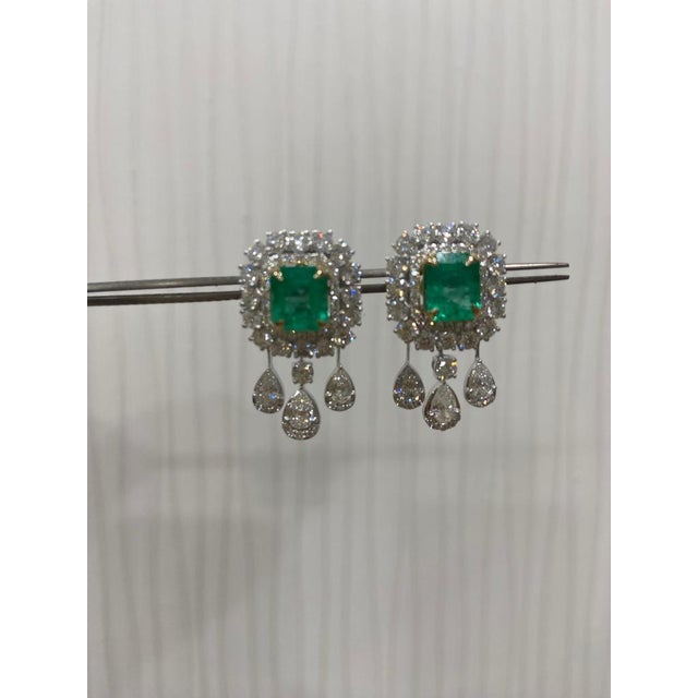 Modern Natural Emerald & Diamond Stud Earrings in 18k Gold, 4.35ct For Sale - Image 3 of 8