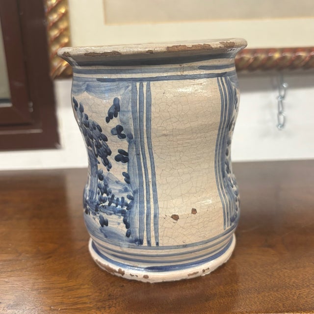 White Antique Albarello Pharmacy Jar with Coat of Arms and Crown, 1700 For Sale - Image 8 of 14