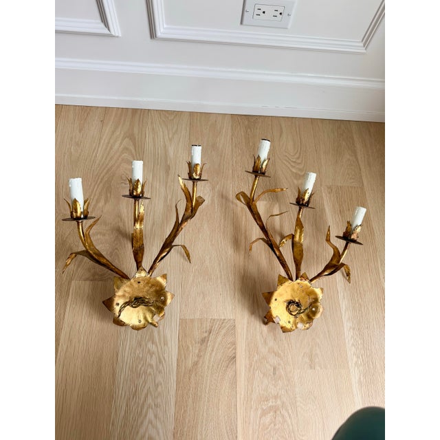 Pair of Vintage Italian Gilt Tole Botanical Leaf Sconces For Sale In Chicago - Image 6 of 7