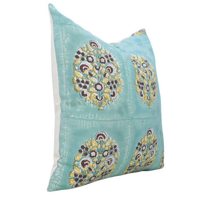 This Floral Printed Decorative Indoor Wrap Case with a Guldasta design in blue on durable duck canvas adds a touch of...